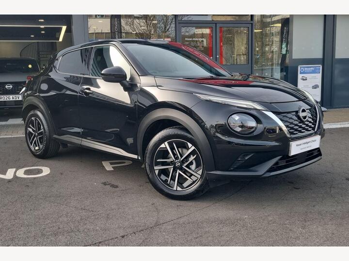 Nissan Juke 1.6 N-Connecta Auto Euro 6 5dr Nissan Juke 1.6 N-Connecta Auto Euro 6 5dr