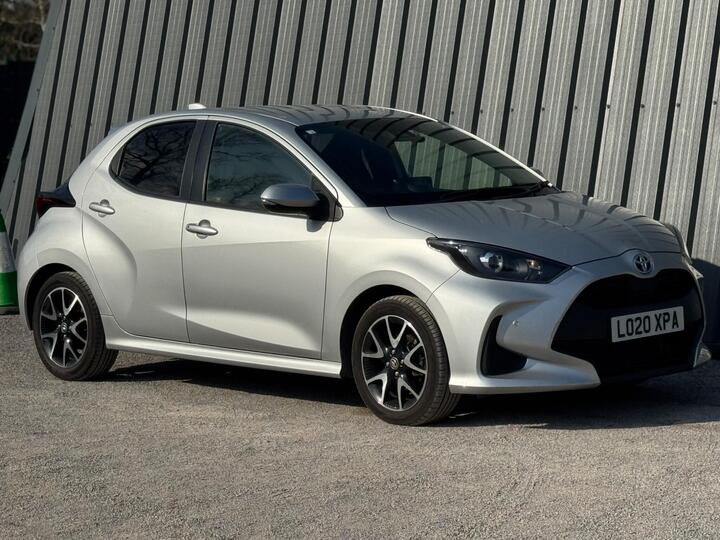 Toyota Yaris 1.5 VVT-h Design E-CVT Euro 6 (s/s) 5dr