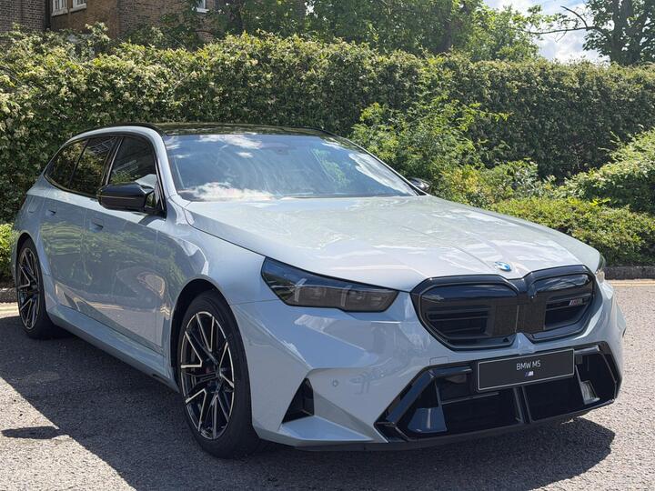 BMW M5 4.4 22.1kWh Touring Steptronic XDrive Euro 6 (s/s) 5dr