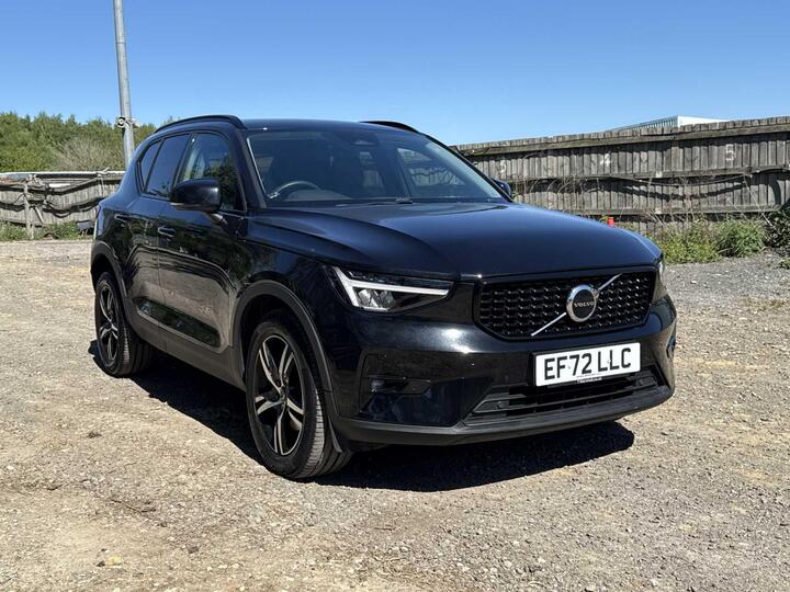 Volvo XC40 2.0 B3 MHEV Plus Dark DCT Auto Euro 6 (s/s) 5dr
