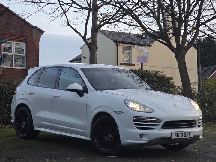 Porsche CAYENNE DIESEL ESTATE 3.0 TD V6 Tiptronic 4WD Euro 5 (s/s) 5dr Porsche CAYENNE DIESEL ESTATE 3.0 TD V6 Tiptronic 4WD Euro 5 (s/s) 5dr