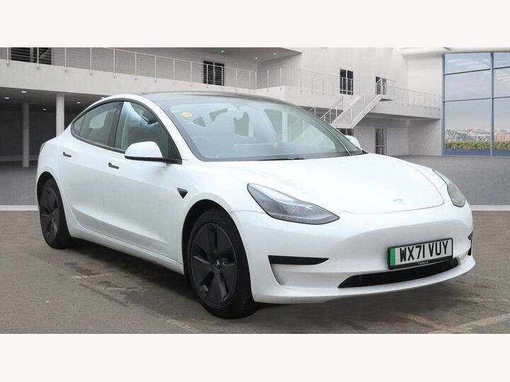 Tesla Model 3 Standard Range Plus Auto RWD 4dr