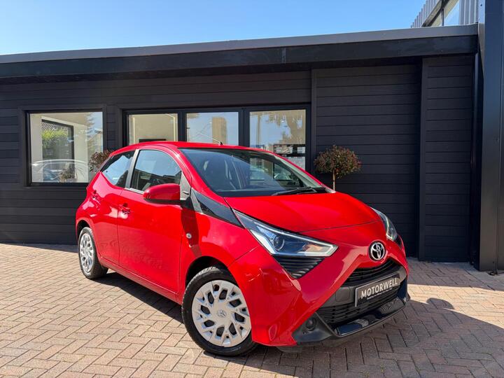 Toyota AYGO 1.0 VVT-i X-play X-shift Euro 6 5dr
