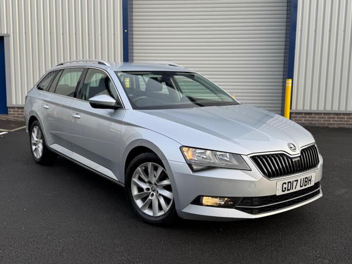 Skoda Superb 1.6 TDI SE Euro 6 (s/s) 5dr Skoda Superb 1.6 TDI SE Euro 6 (s/s) 5dr