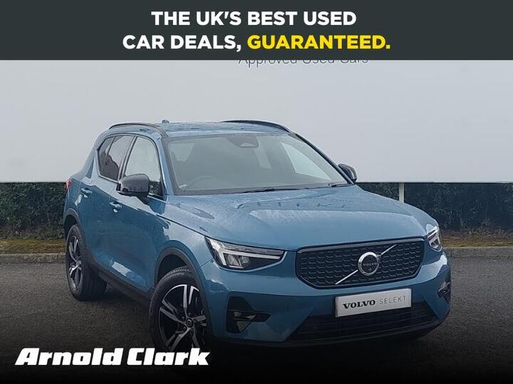 Volvo XC40 2.0 B3 MHEV Plus Dark DCT Auto Euro 6 (s/s) 5dr