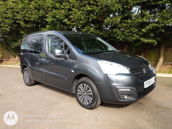Peugeot Partner Tepee 1.6 BlueHDi Allure Euro 6 (s/s) 5dr Peugeot Partner Tepee 1.6 BlueHDi Allure Euro 6 (s/s) 5dr