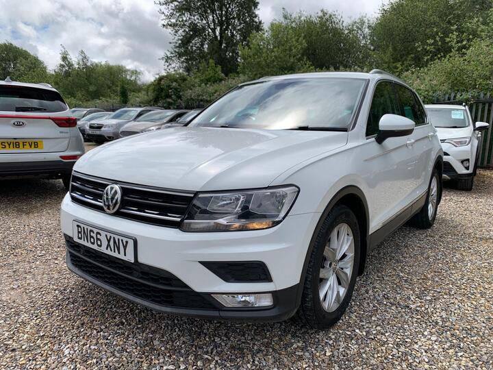 Volkswagen Tiguan 2.0 TDI BlueMotion Tech SE Navigation DSG Euro 6 (s/s) 5dr