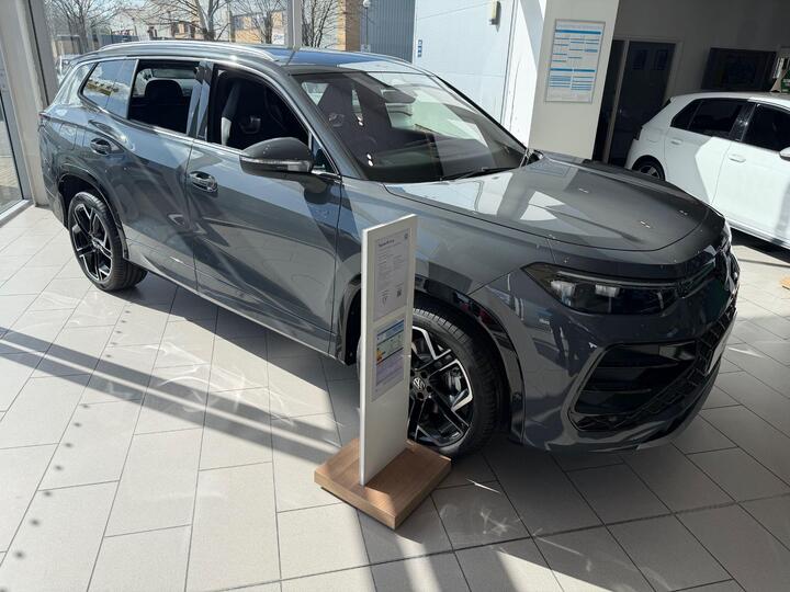 Volkswagen Tayron 1.5 ETSI MHEV R-Line DSG Euro 6 (s/s) 5dr