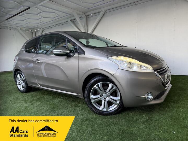 Peugeot 208 1.2 VTi Allure Euro 5 3dr