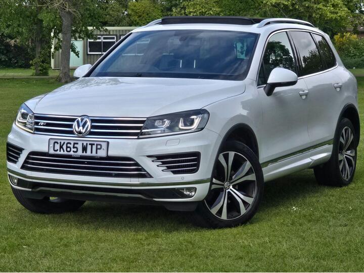 Volkswagen Touareg 3.0 TDI V6 BlueMotion Tech R-Line Tiptronic 4WD Euro 6 (s/s) 5dr
