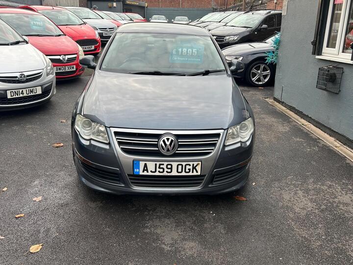 Volkswagen Passat 2.0 TDI R-Line Euro 5 4dr Volkswagen Passat 2.0 TDI R-Line Euro 5 4dr