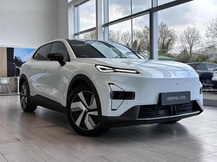 Changan DEEPAL S05 200kW Max 69kWh 5 Door Automatic [Pan Roof]