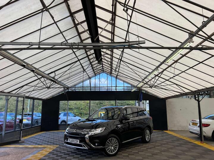 Mitsubishi OUTLANDER 2.4h TwinMotor 13.8kWh Dynamic Safety CVT 4WD Euro 6 (s/s) 5dr