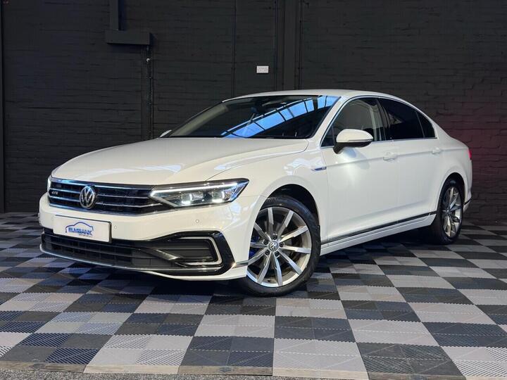 Volkswagen PASSAT 1.4 TSI 13kWh GTE Advance DSG Euro 6 (s/s) 4dr