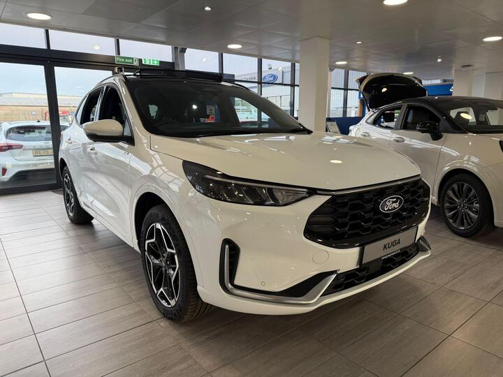 Ford Kuga 2.5 Duratec 14.4kWh Black Package Edition CVT Euro 6 (s/s) 5dr