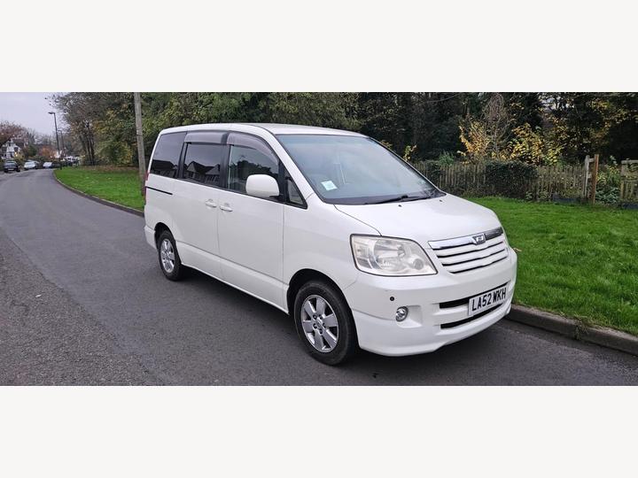 Toyota Noah N/A