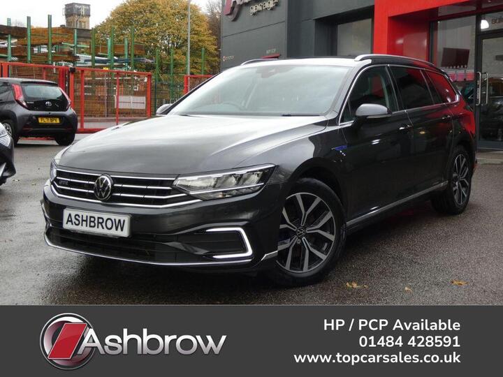 Volkswagen PASSAT 1.4 TSI 13kWh GTE DSG Euro 6 (s/s) 5dr Volkswagen PASSAT 1.4 TSI 13kWh GTE DSG Euro 6 (s/s) 5dr