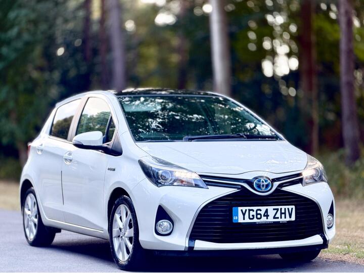 Toyota Yaris 1.5 VVT-h Excel E-CVT Euro 6 5dr (15in Alloy)