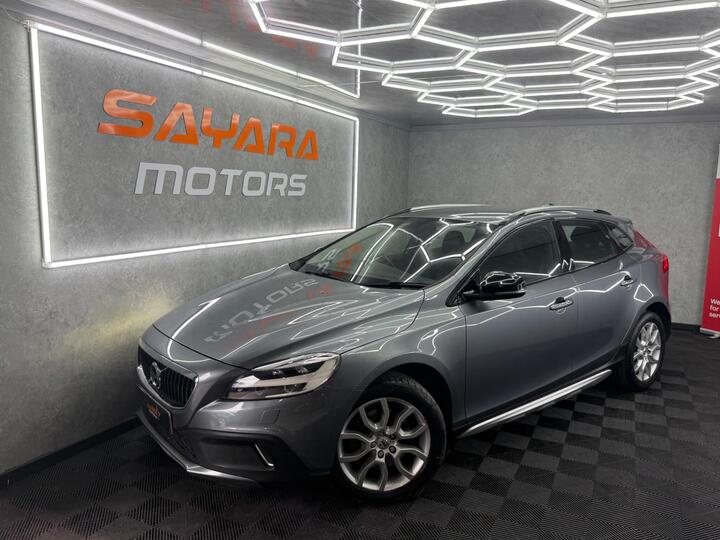 Volvo V40 Cross Country 2.0 D3 Pro Auto Euro 6 (s/s) 5dr