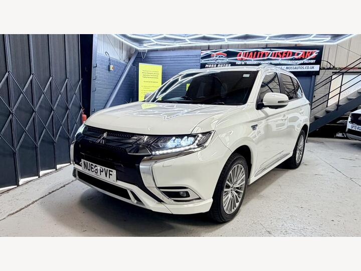 Mitsubishi OUTLANDER 2.4h TwinMotor 13.8kWh 4h CVT 4WD Euro 6 (s/s) 5dr