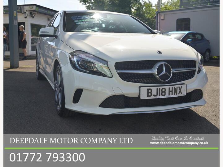 Mercedes-Benz A Class 1.6 A200 Sport Edition Euro 6 (s/s) 5dr Mercedes-Benz A Class 1.6 A200 Sport Edition Euro 6 (s/s) 5dr