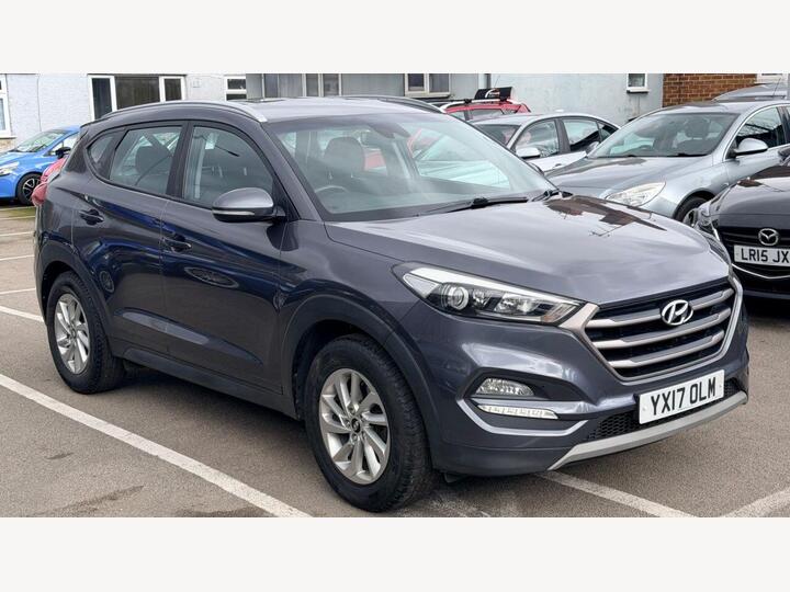 Hyundai TUCSON 1.7 CRDi Blue Drive SE Nav Euro 6 (s/s) 5dr Hyundai TUCSON 1.7 CRDi Blue Drive SE Nav Euro 6 (s/s) 5dr