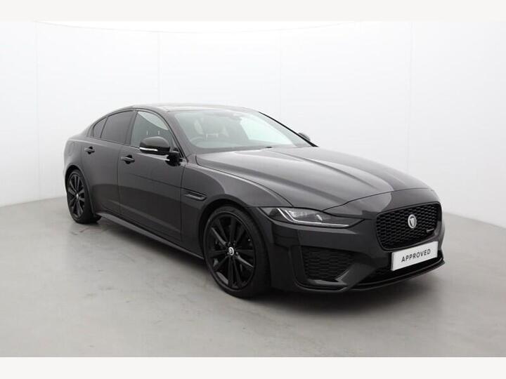 Jaguar XE 2.0 D200 MHEV R-Dynamic SE Black Auto Euro 6 (s/s) 4dr