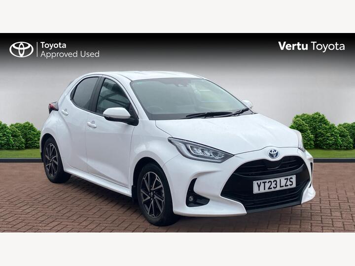 Toyota Yaris 1.5 VVT-h Design E-CVT Euro 6 (s/s) 5dr