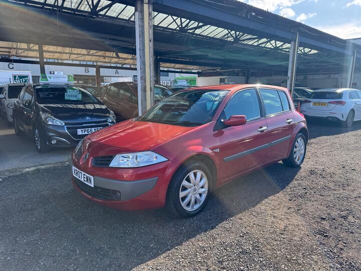 Renault Megane 1.6 VVT Dynamique 5dr