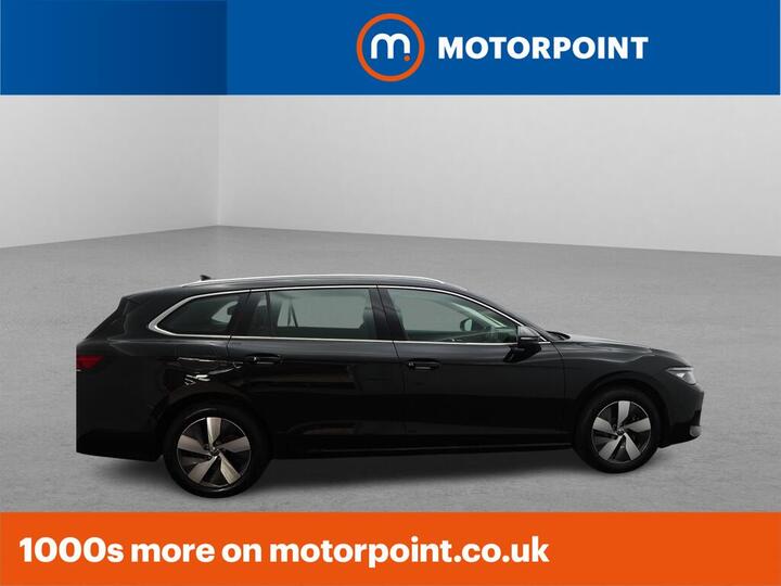 Volkswagen Passat 1.5 TSI EHybrid 19.7kWh Life DSG Euro 6 (s/s) 5dr Volkswagen Passat 1.5 TSI EHybrid 19.7kWh Life DSG Euro 6 (s/s) 5dr