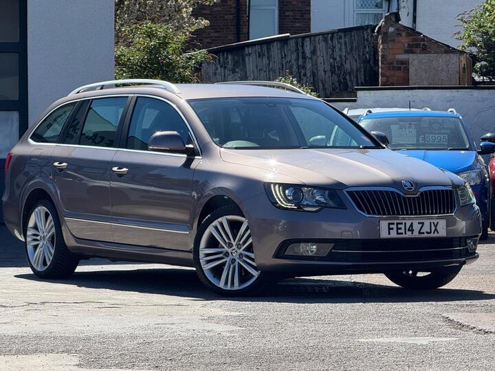 Skoda Superb 2.0 TDI Elegance DSG 4WD Euro 5 (s/s) 5dr