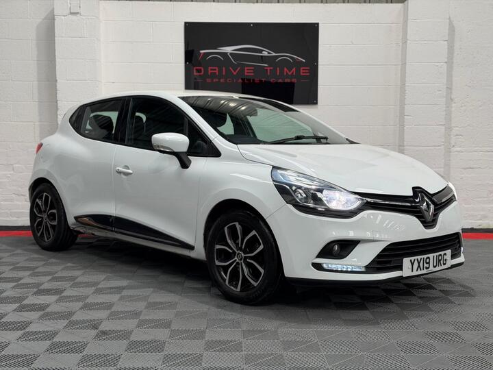Renault Clio 0.9 TCe Play Euro 6 (s/s) 5dr