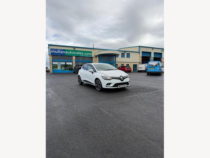 Renault Clio 0.9 TCe Iconic Euro 6 (s/s) 5dr