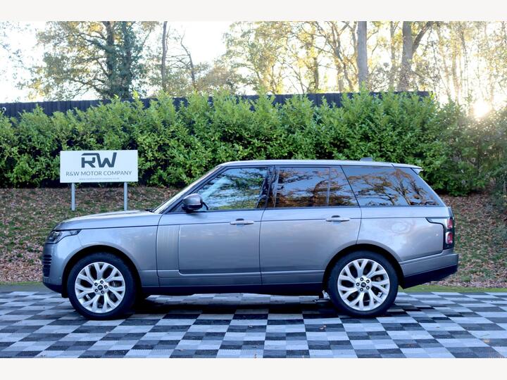 Land Rover Range Rover 2.0 P400e 13.1kWh Vogue SE Auto 4WD Euro 6 (s/s) 5dr Land Rover Range Rover 2.0 P400e 13.1kWh Vogue SE Auto 4WD Euro 6 (s/s) 5dr