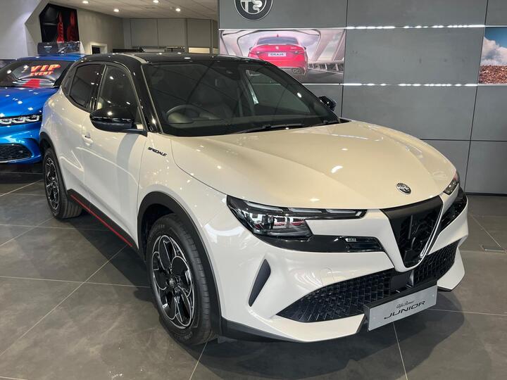 Alfa Romeo Junior 54kWh Elettrica Speciale Auto 5dr