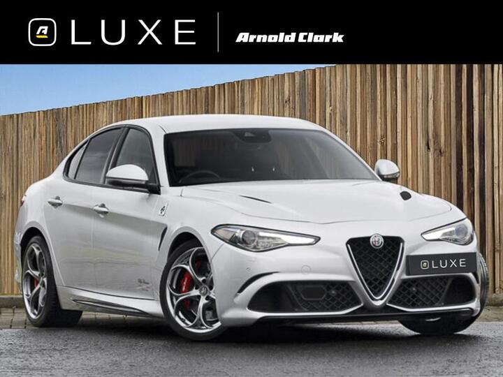 Alfa Romeo Giulia 2.9 V6 Bi-Turbo Quadrifoglio Auto Euro 6 (s/s) 4dr Alfa Romeo Giulia 2.9 V6 Bi-Turbo Quadrifoglio Auto Euro 6 (s/s) 4dr