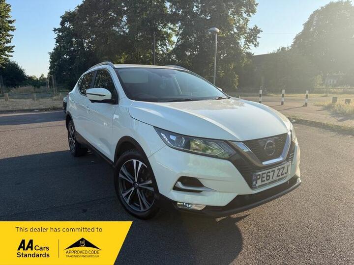 Nissan Qashqai 1.2 DIG-T N-Connecta XTRON Euro 6 (s/s) 5dr