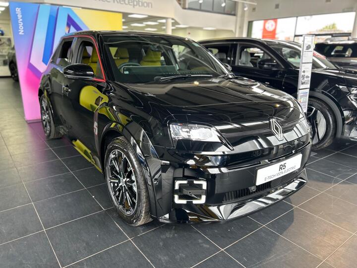 Renault Renault 5 E-Tech Comfort Range 52kWh Iconic Five Auto 5dr