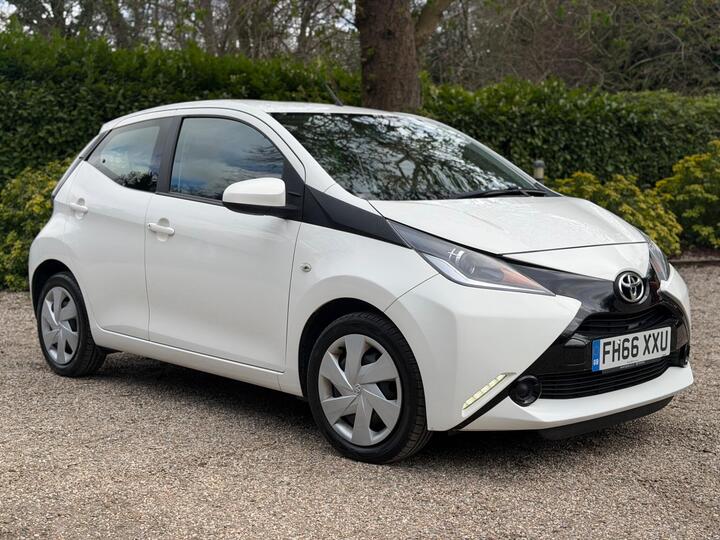 Toyota AYGO 1.0 VVT-i X-play Euro 6 5dr