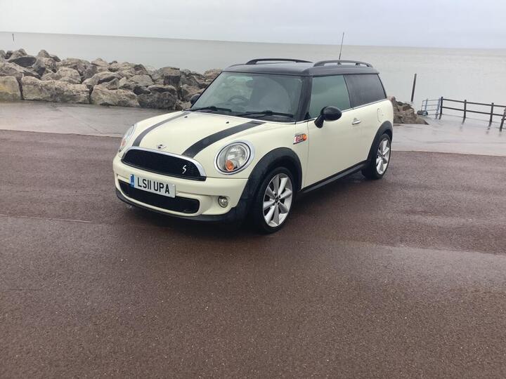 MINI CLUBMAN DIESEL ESTATE 1.6 Cooper D Euro 5 (s/s) 5dr