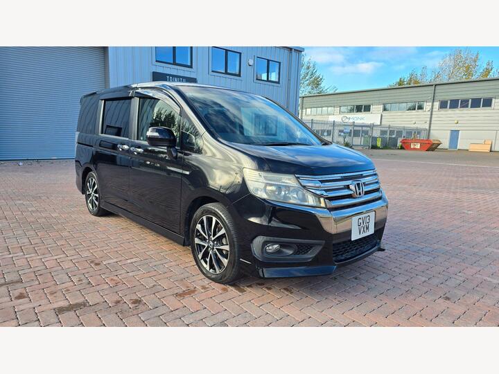 Honda Stepwagon 2.0 Automatic 8 Seater