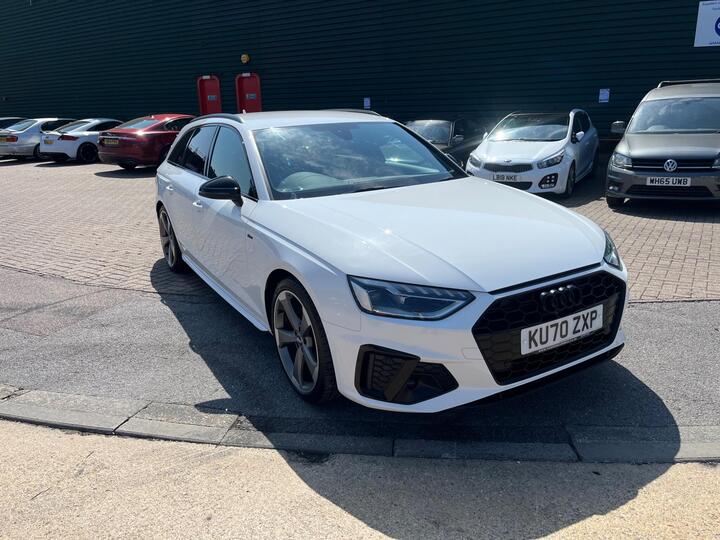 Audi A4 Avant 2.0 TDI 35 Black Edition S Tronic Euro 6 (s/s) 5dr Audi A4 Avant 2.0 TDI 35 Black Edition S Tronic Euro 6 (s/s) 5dr