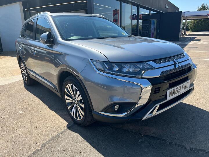 Mitsubishi Outlander 2.0 MIVEC Exceed CVT 4WD Euro 6 (s/s) 5dr