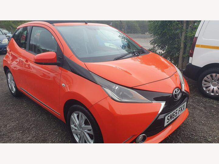 Toyota AYGO 1.0 VVT-i X-pression X-wave Euro 5 5dr Euro 5 Toyota AYGO 1.0 VVT-i X-pression X-wave Euro 5 5dr Euro 5