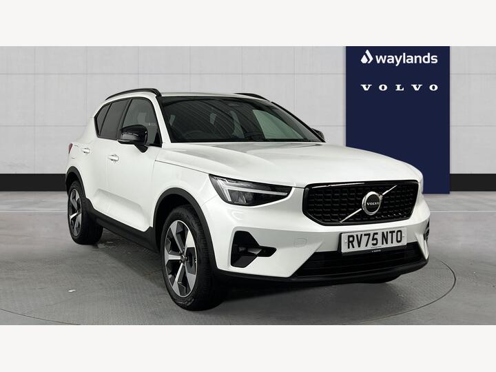 Volvo XC40 2.0 B3 MHEV Plus Dark DCT Auto Euro 6 (s/s) 5dr