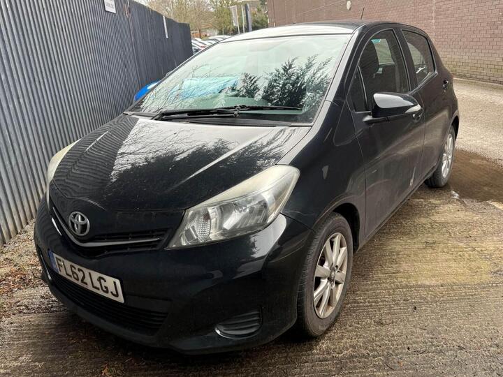 Toyota Yaris 1.0 VVT-i TR Euro 5 5dr Toyota Yaris 1.0 VVT-i TR Euro 5 5dr