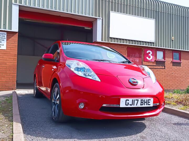 Nissan Leaf 30kWh Tekna Auto 5dr Nissan Leaf 30kWh Tekna Auto 5dr