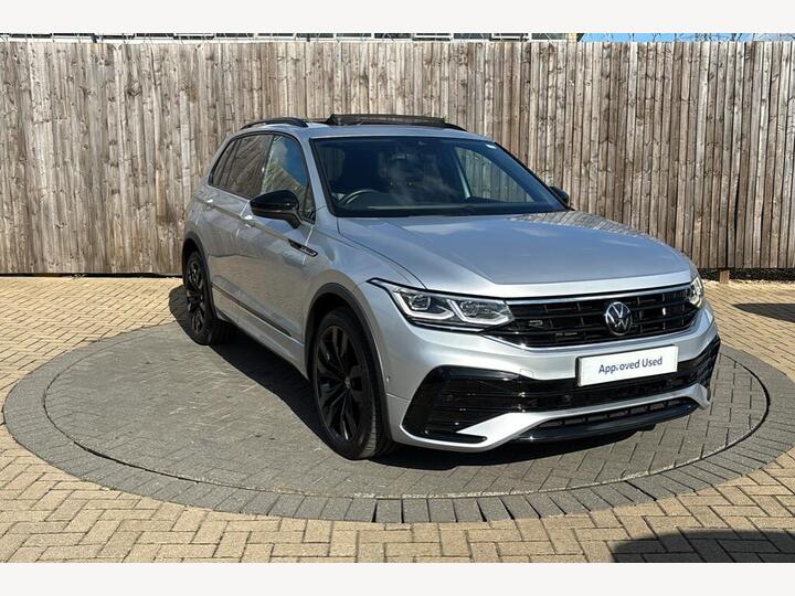 Volkswagen Tiguan 1.5 TSI Black Edition DSG Euro 6 (s/s) 5dr Volkswagen Tiguan 1.5 TSI Black Edition DSG Euro 6 (s/s) 5dr