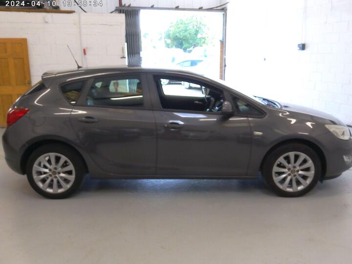 Vauxhall Astra 1.4 16v Active Euro 5 5dr