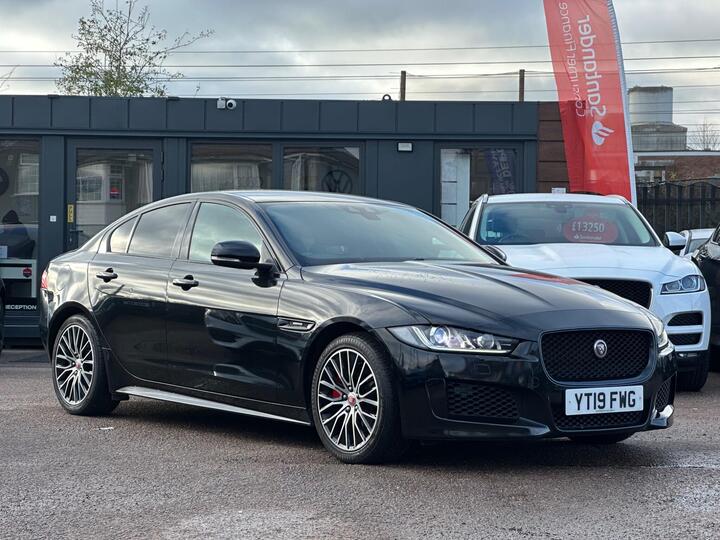Jaguar XE 2.0i Landmark Auto Euro 6 (s/s) 4dr
